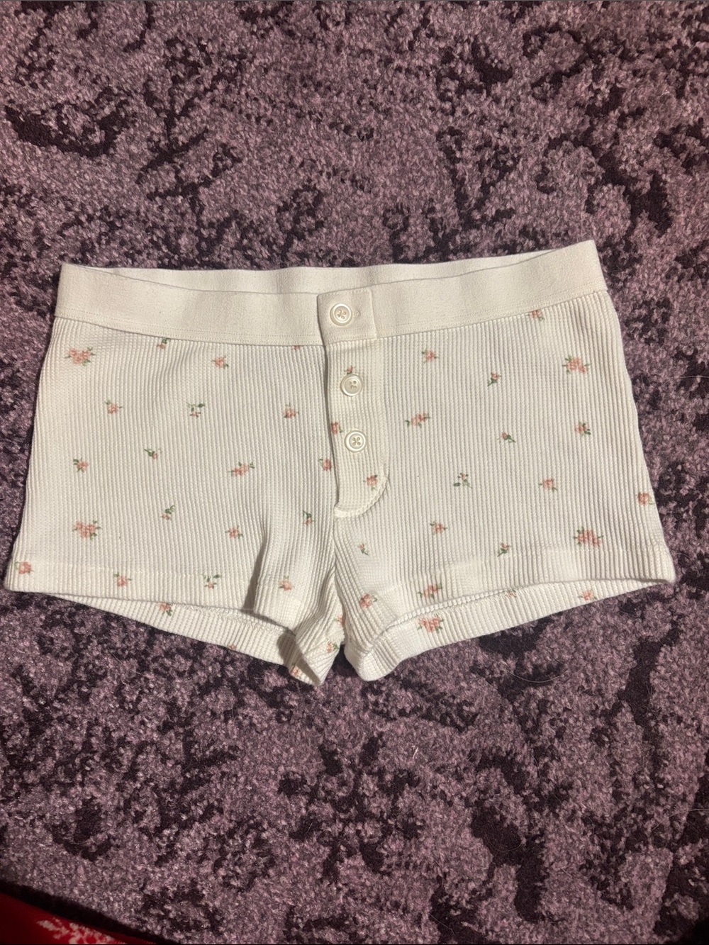 Brandy Melville White Ribbed Floral Button-Front shorts